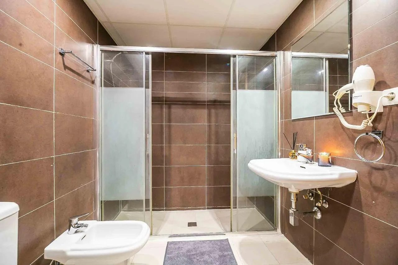 Carlos Haya Beautiful Apartment With Parking Малага