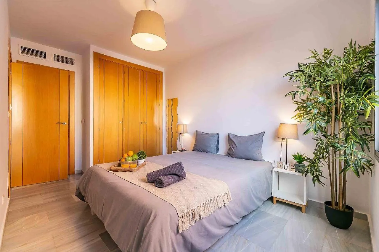 Carlos Haya Beautiful Apartment With Parking Málaga