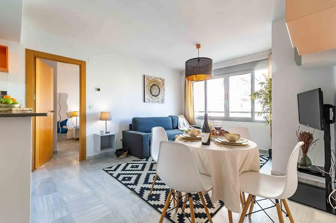 Carlos Haya Beautiful Apartment With Parking Málaga